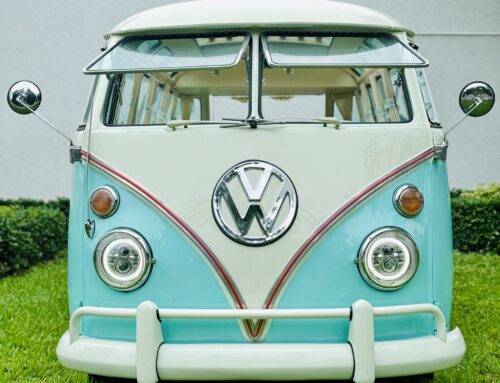 1965 CRYSTAL BLUE VW BUS DELUXE SAMBA RECREATION